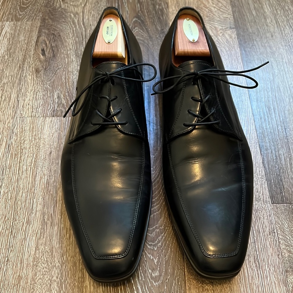 Santoni - Black Lace-up Dress Shoe (Like New Condition)